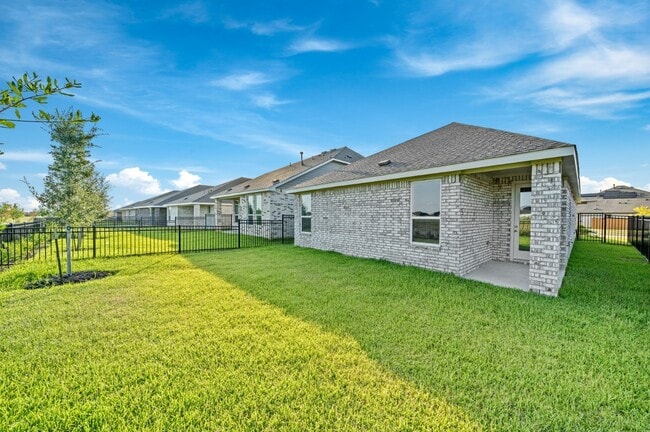 Building Photo - 27439 Sunterra Village Dr