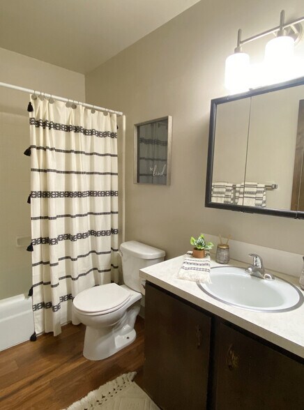 Building Photo - Madison Grove Apartments