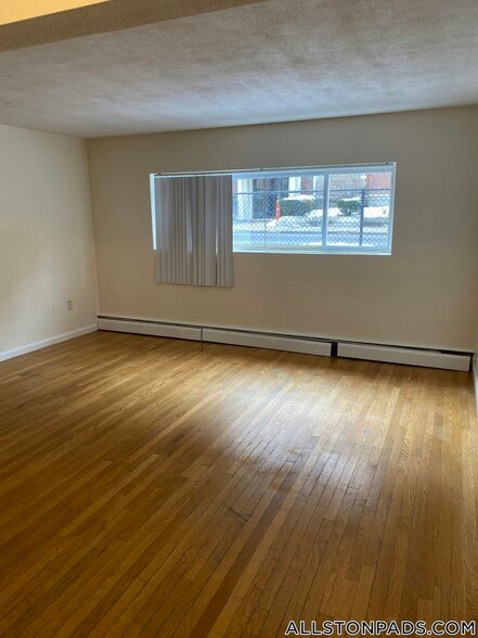 Building Photo - 34 Gardner St