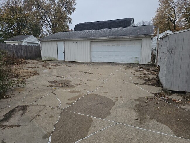 Building Photo - 3813 Larchmont St