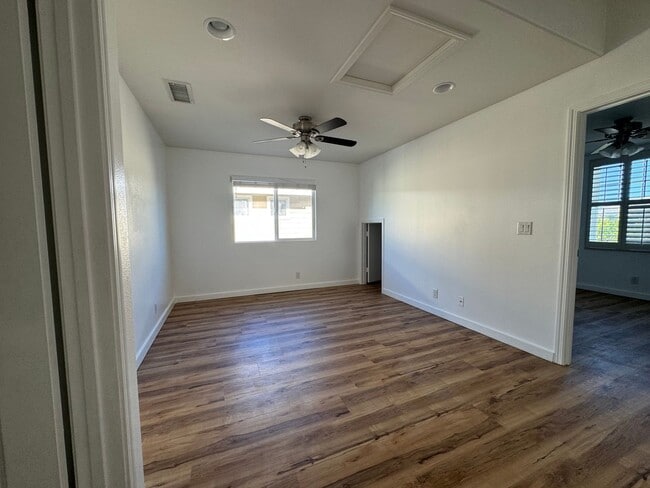 Building Photo - Stunning 4 Bedroom with 3 Bathroom Home in...