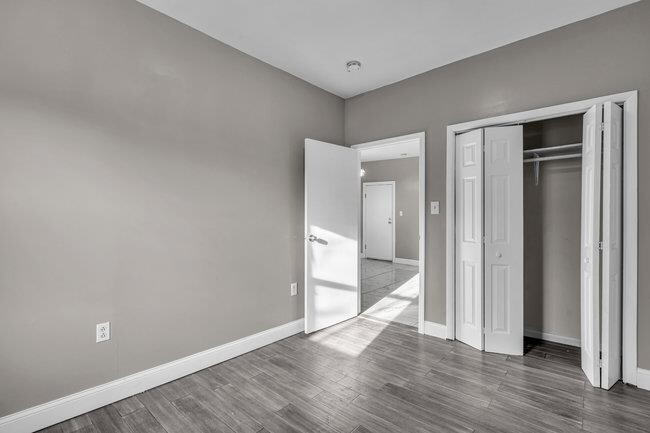 Building Photo - 165 Winfield Ave