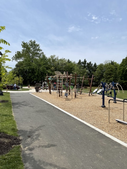 Building Photo - 9300 Hagel Cir