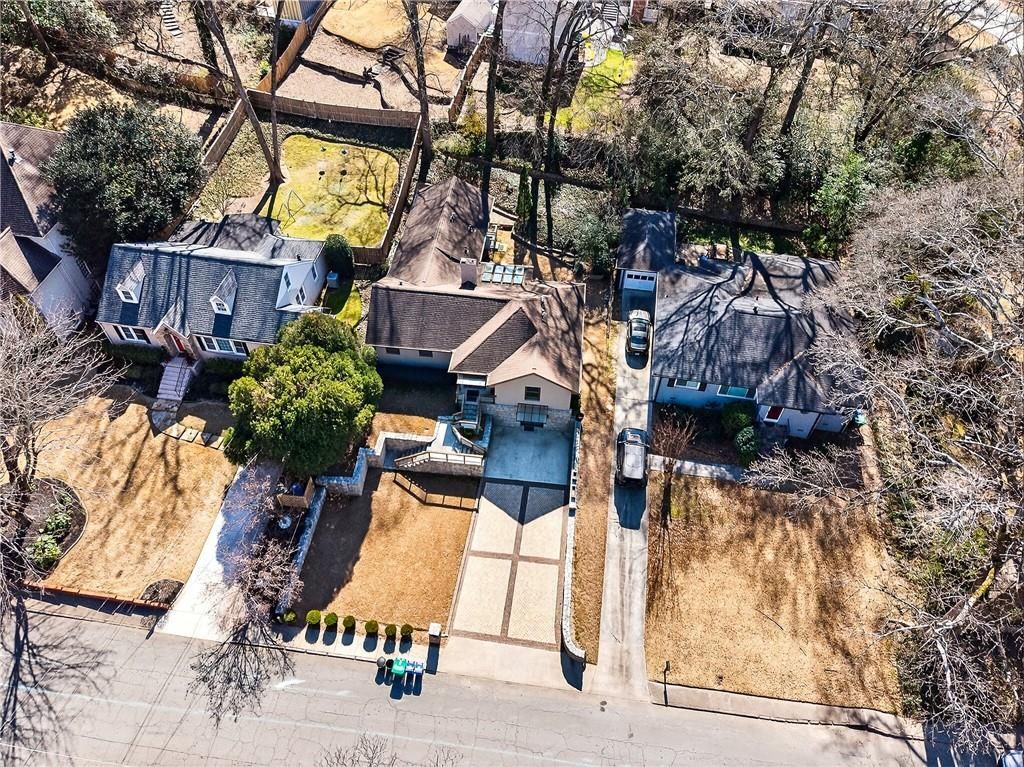 Building Photo - 1319 Chalmette Dr NE