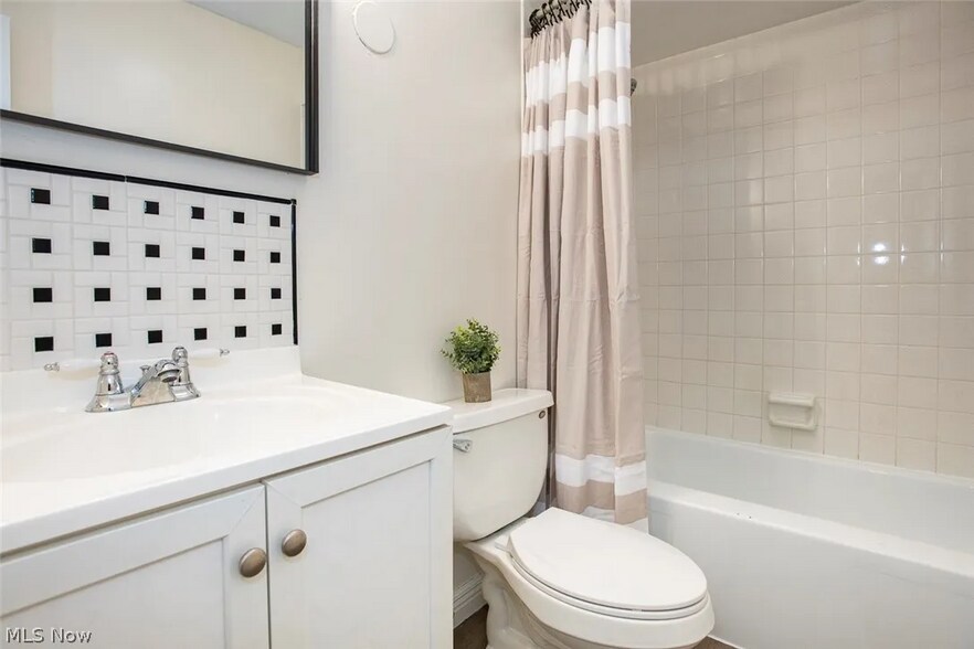 En suite bathroom #203 - 4849 Grace Rd