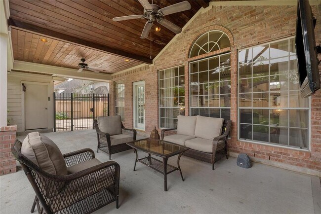 Building Photo - 15806 Virginia Fern Way