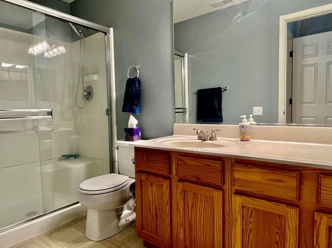 Building Photo - 2927 Stonewater Dr