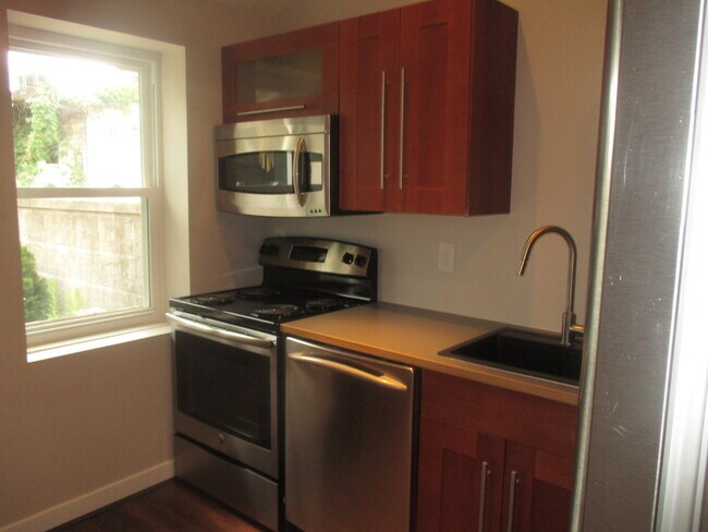 Building Photo - Townhome for rent in Upper Fells Point (Butcher's Hill)