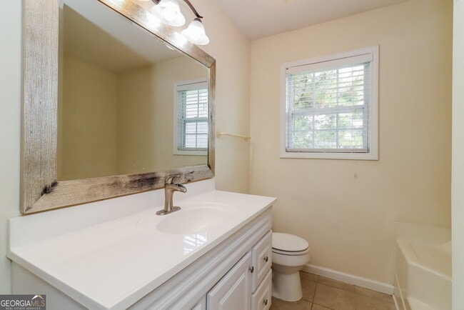 Building Photo - 757 Newport Dr