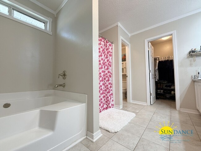 Building Photo - Spacious 4BR Home in Brooke Estates with Community Amenities!