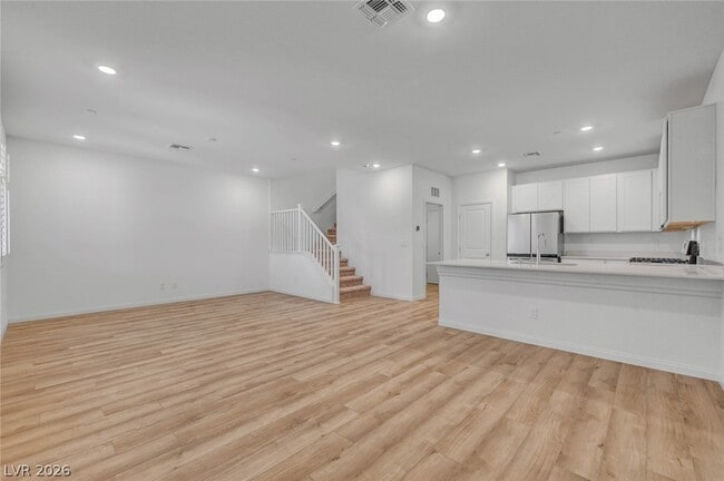 Building Photo - 3548 Dimora St