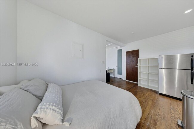 Building Photo - 439 15th St