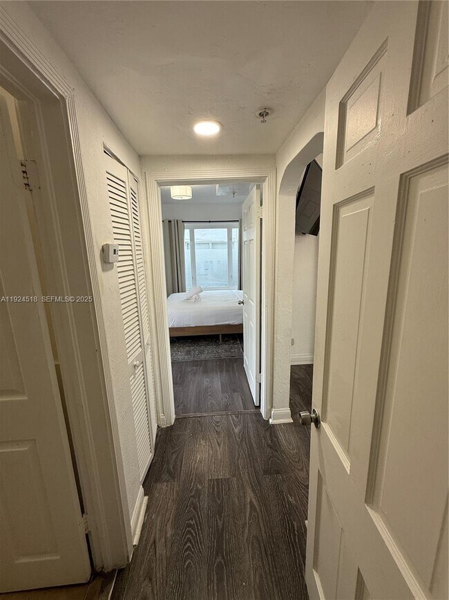 Building Photo - 1536 Jefferson Ave