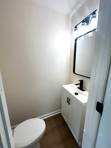 Building Photo - 141 Bailey Collins Dr