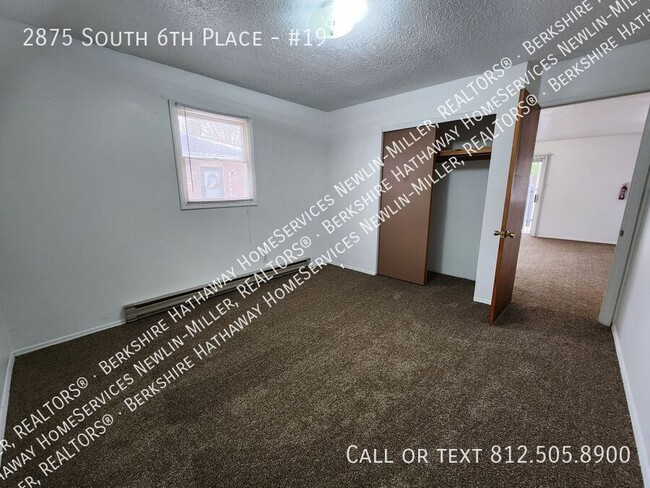 Building Photo - 2 Bedroom Apartment Close to Mall