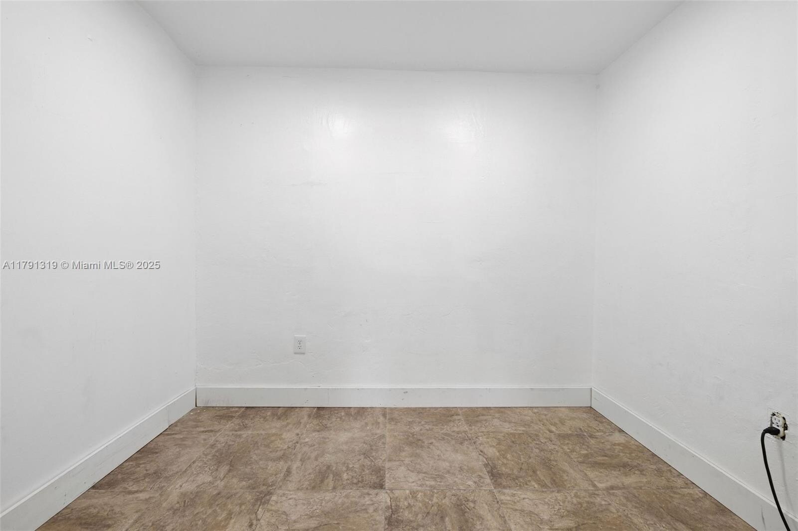 Building Photo - 6511 SW 31st St
