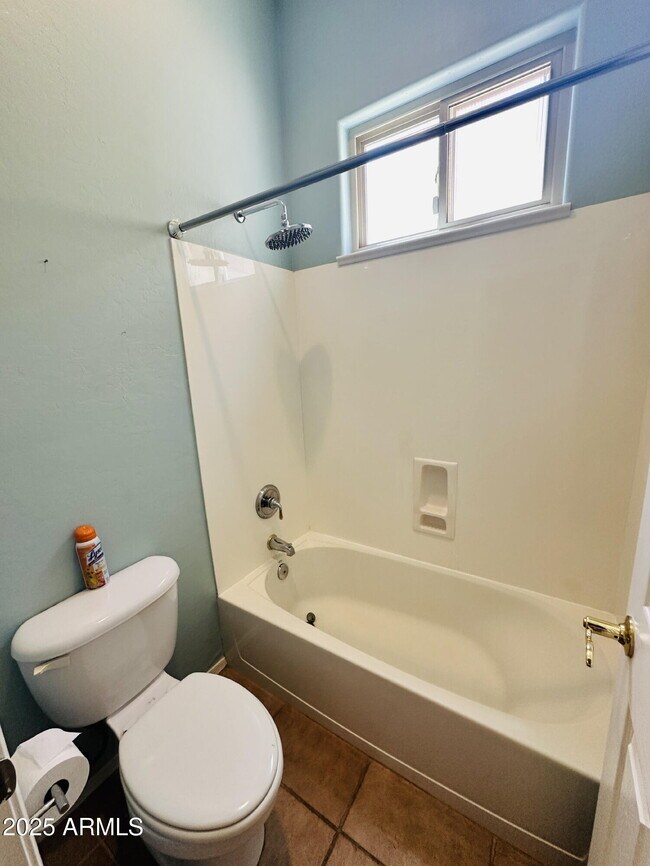 Building Photo - 2720 E Hazeltine Way
