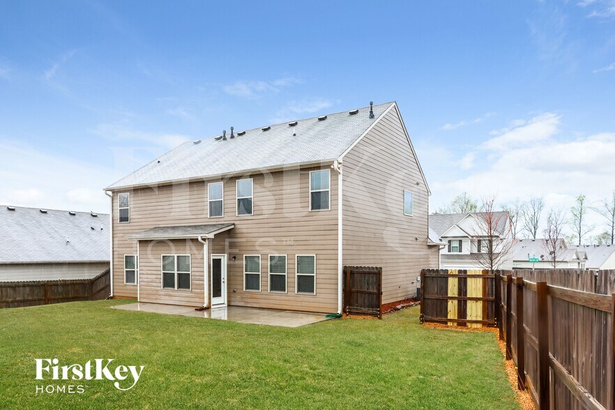Building Photo - 4218 Spruce Trail