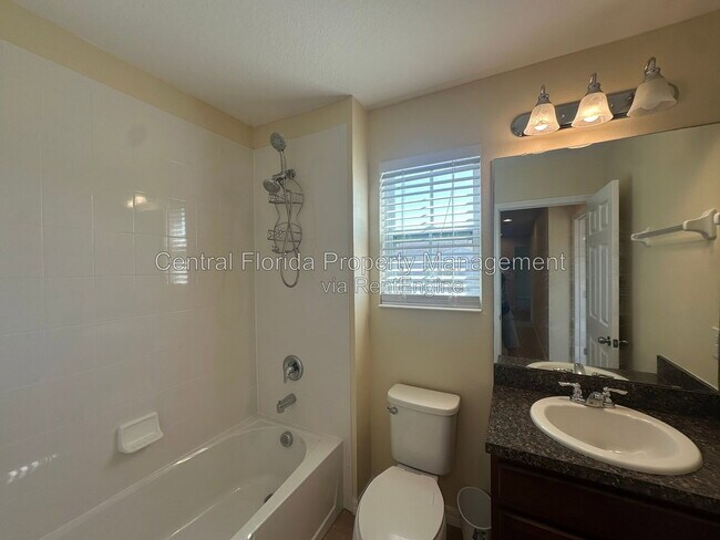 Building Photo - 172 Primrose Dr