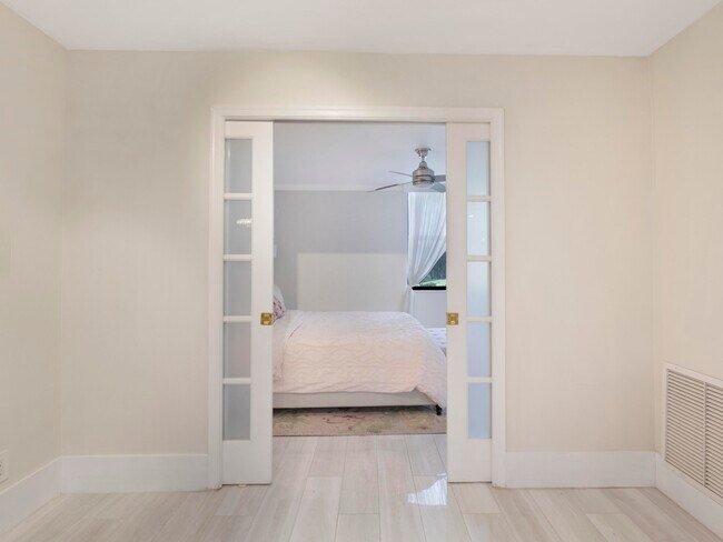 Building Photo - 955 Egret Cir