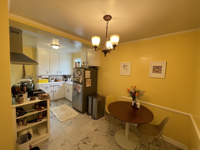 Building Photo - 5522 Edgewood Pl