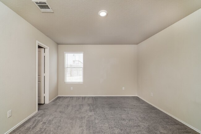 Building Photo - 170 Pasadena Pl