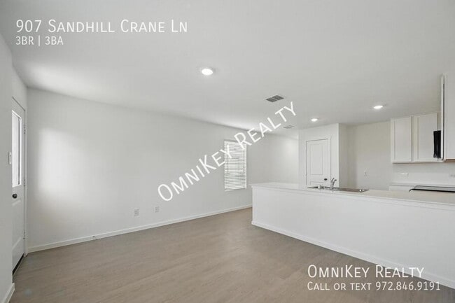 Building Photo - 907 Sandhill Crane Ln
