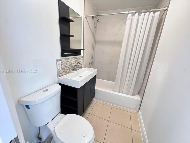 Building Photo - 1400 N 70th Way