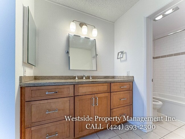 Building Photo - 11645 Montana Ave