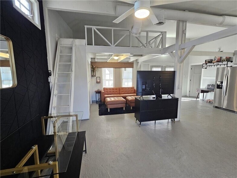 Building Photo - 74 Boulevard, B