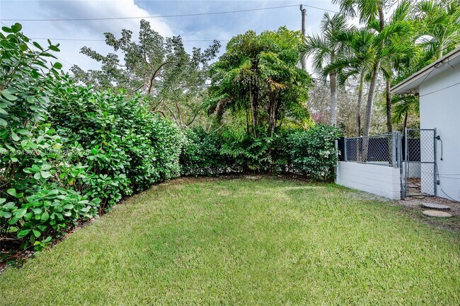 Building Photo - 3100 Naomi St