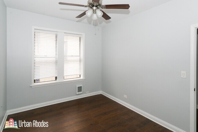 Building Photo - 3635 W Dickens Ave