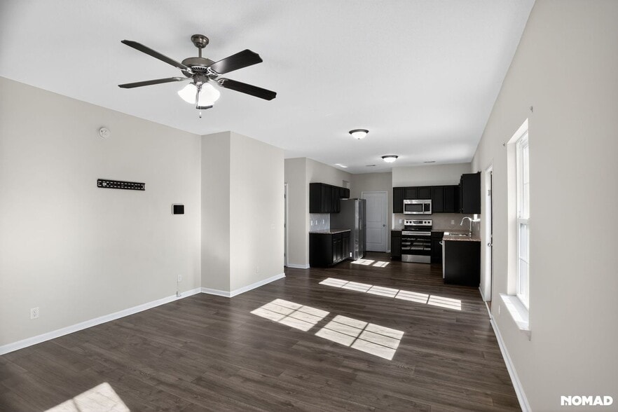 Building Photo - 356 Huntington Dr