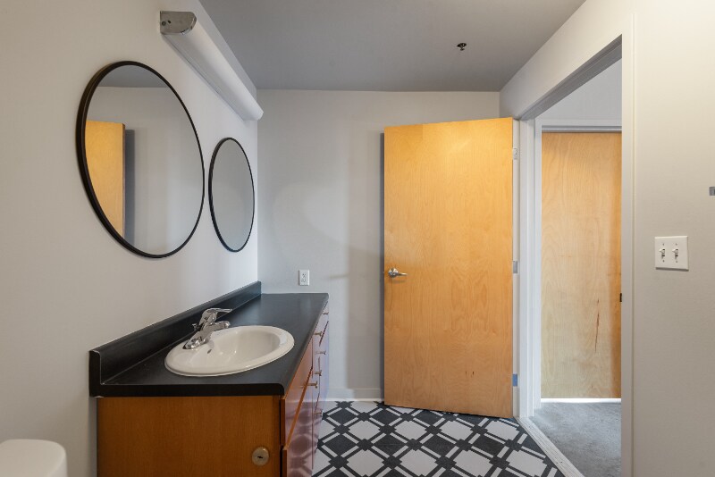 Building Photo - 1006 Olive St