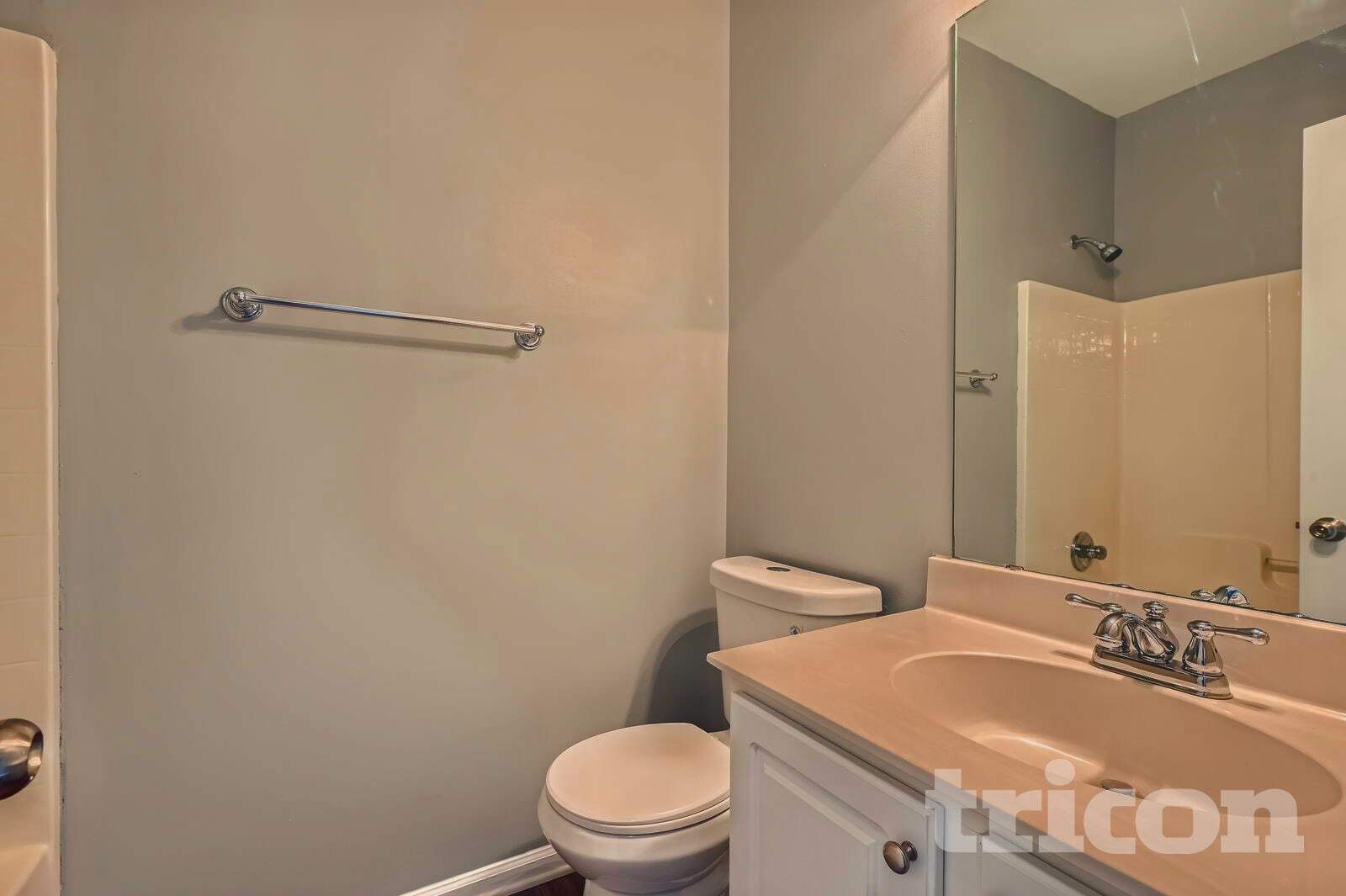 Building Photo - 3605 Long Lake Dr