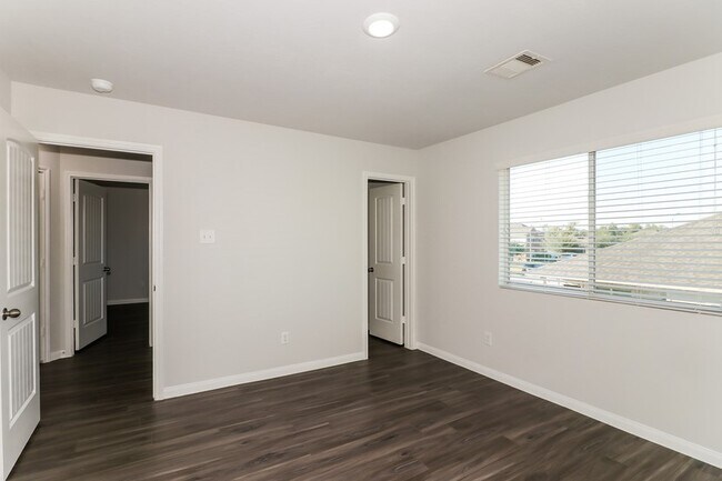 Building Photo - 2622 Montecito Ln