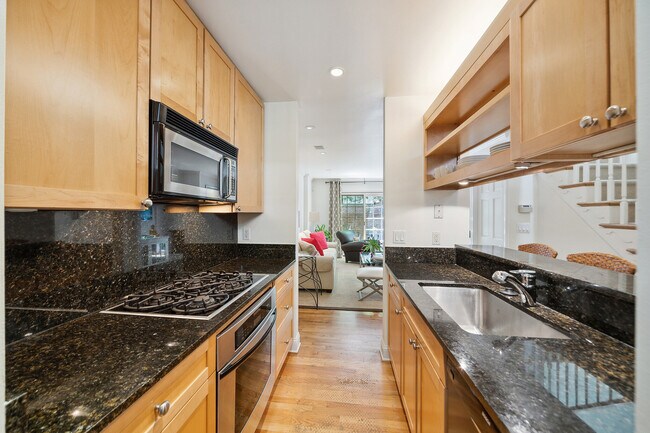 Building Photo - 421 S Jessup St