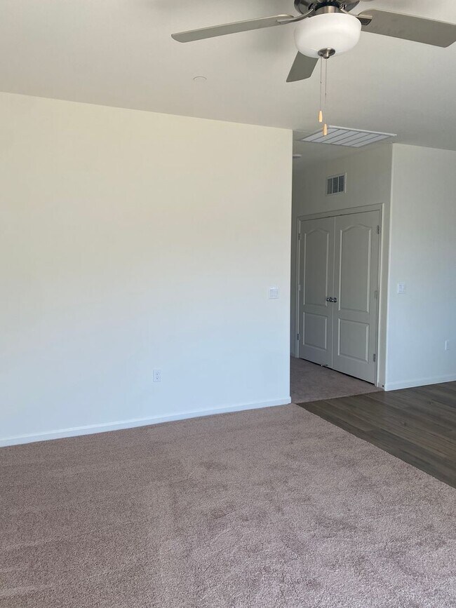 Building Photo - Brand New Home!