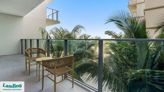 Building Photo - 1950 Mayfair St