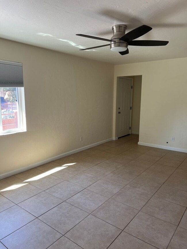 Building Photo - 4831 E Hampton St