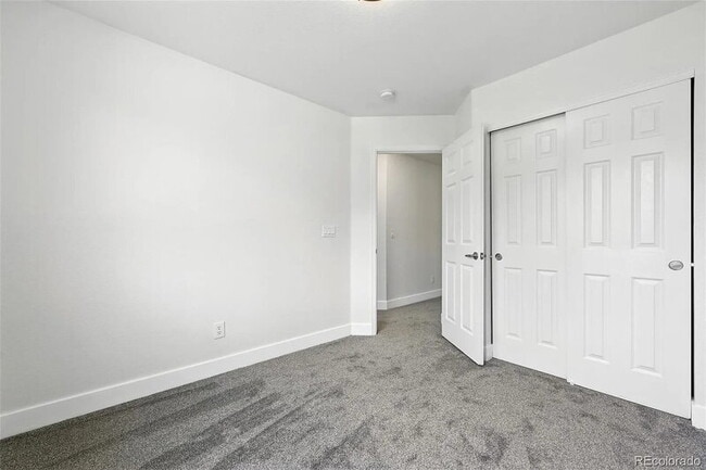 Building Photo - 1203 S Zeno Way