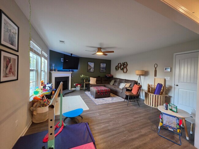 Building Photo - 147 Niblick Dr