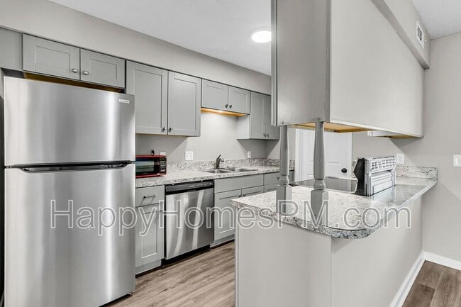 Building Photo - 5737 Dewsbury Ln