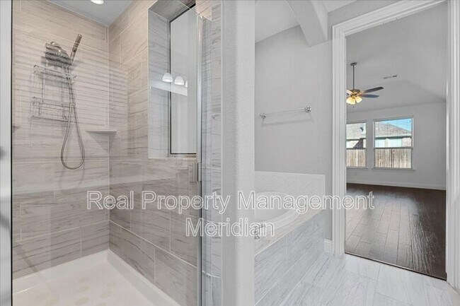 Building Photo - 14928 Belclaire Ave