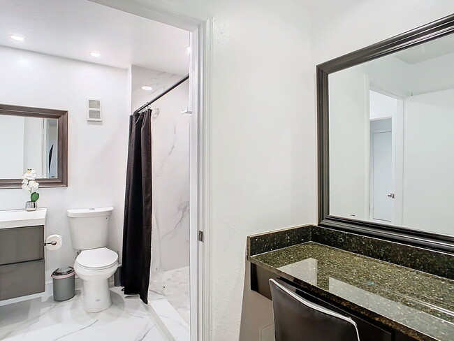 Building Photo - Westpointe Boulevard, Orlando, FL 32835 - 1 BR 1 BA condo