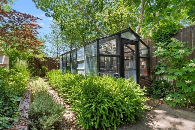 Building Photo - 1442 Federal Way