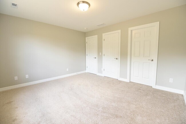Building Photo - 1750 Meadowlark Ln