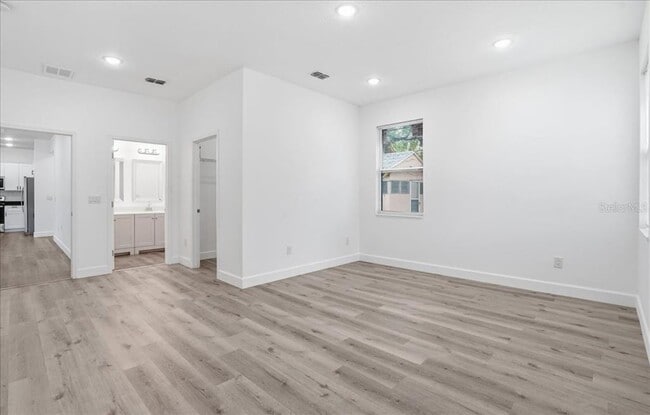 Building Photo - 1535 13th St S