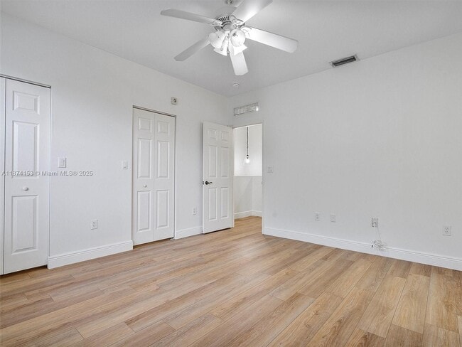 Building Photo - 4964 SW 128th Ave