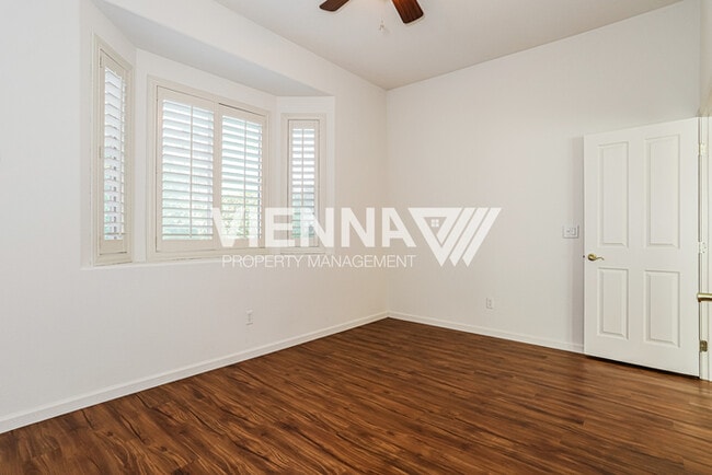 Building Photo - 440 Crestfield Cir